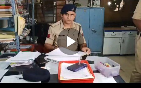 दो ATM काटकर ले गये चोर.  पुलिस चोरों की कर रही तलाश