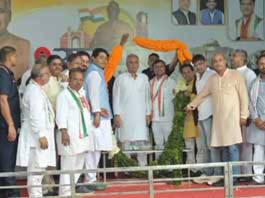 सियासत में पाला बदलने का खेल शुरू, CM के सामने 200 भाजपा कार्यकर्ताओं ने किया कांग्रेस प्रवेश, साव के सामने 1000 लोग पार्टी में शामिल