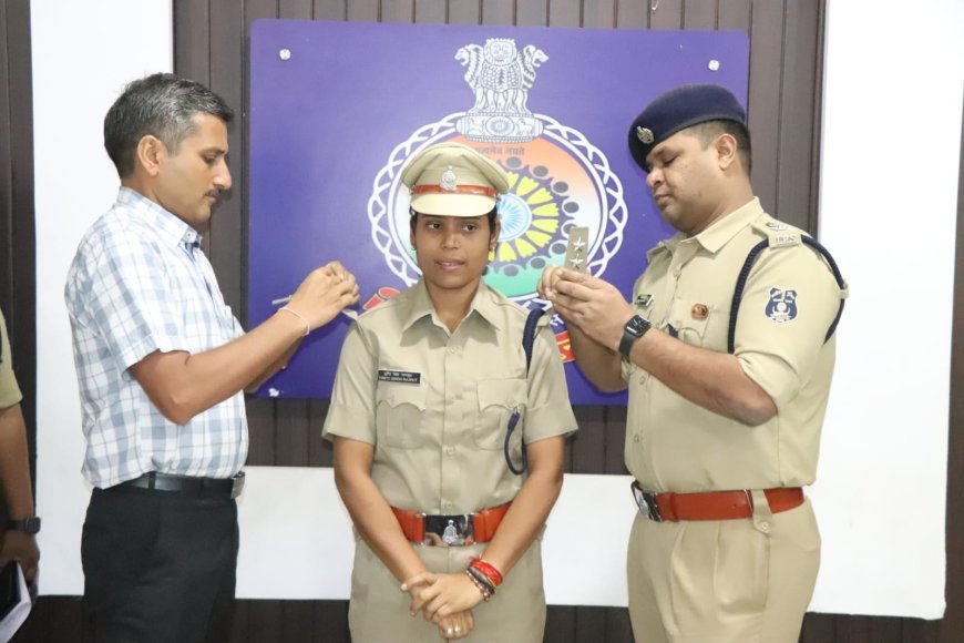 सूबेदार तृप्ति बनी आरआई, आईजी मीणा व एसपी शलभ सिन्हा ने तृप्ति को कंधे पर स्टार लगाकर किया पदोन्नत…