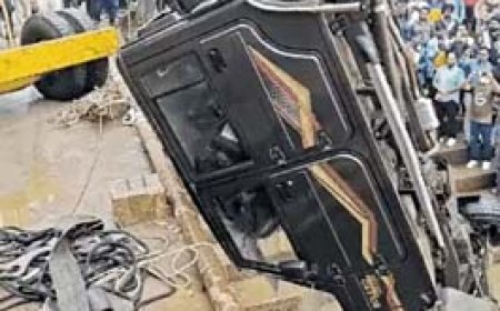 ब्रेकिंग न्यूज : शिवनाथ नदी में गिरी पिकअप, चार लोगों की मौत:ढाबा से खाना खाकर लौट रहे थे सभी, मरने वालों में महिला-पुरुष और....