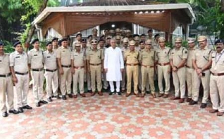 बैंक डकैती को सुलझाने पर मुख्यमंत्री भूपेश बघेल ने छत्तीसगढ़ पुलिस को किया सम्मानित..