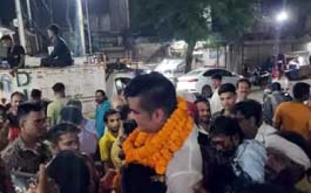 दूसरी सूची में नाम देख नम हुई प्रत्याशियों की आंखें:रोने लगे चंद्राकर, कहा- छोटे से कार्यकर्ता को मिला टिकट; रिकेश सेन भी हुए भावुक