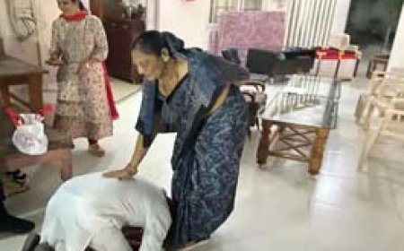 दुर्ग के कांग्रेस प्रत्याशियों ने मंदिर में टेका मत्था:निर्मल ने सीएम की पत्नी तो देवेंद्र ने बजरंगबली से मांगा जीत का आशीर्वाद