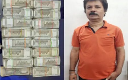 स्कूटी की डिक्की से साढ़े 34 लाख रुपए बरामद:रायपुर में चेकिंग के दौरान पुलिस ने व्यापारी से किए जब्त