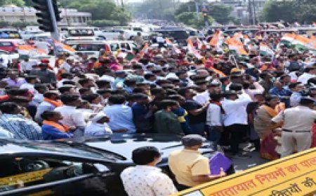 रायपुर में 6 कांग्रेस प्रत्याशियों ने दाखिल किया नामांकन:ढोल-बाजे के साथ निकाली गई रैली, सीएम भूपेश भी हुए शामिल; कल डहरिया भरेंगे फॉर्म