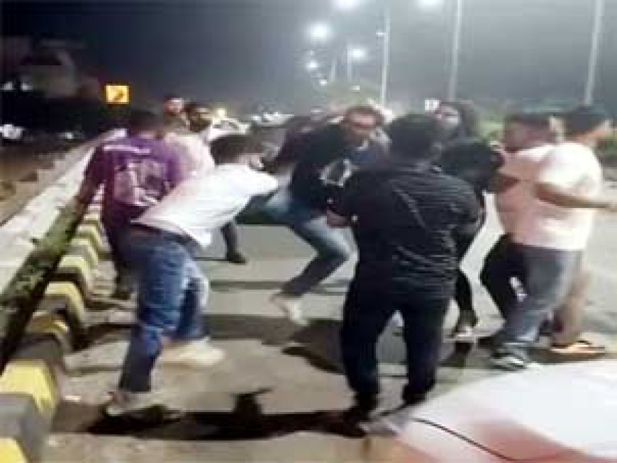 नेशनल हाईवे पर फिर युवक-युवतियों में चले लात-घूंसे:रायपुर में कार ओवरटेक करने पर बवाल, नशे में एक-दूसरे को सड़क पर पटका; 10 गिरफ्तार