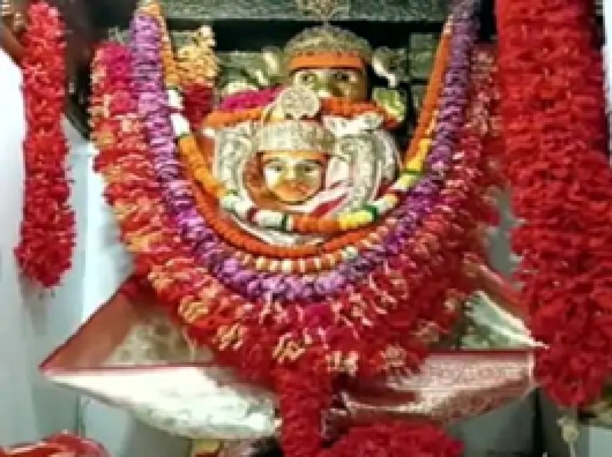 छत्तीसगढ़ में नवरात्र पर सजने लगे देवी दरबार:मां बम्लेश्वरी के दर्शन करने पहुंचेंगे 17 लाख श्रद्धालु; महामाया में 31 हजार ज्योत होंगे प्रज्जवलित