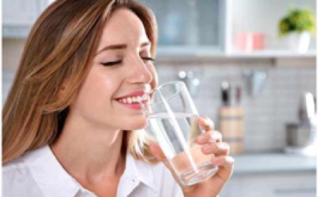 कितना पानी पीएं? कब पीएं? खाने से पहले या बाद में? दिमाग में क्यों है इतनी गुत्थमगुत्थी, सारी चीज जान लीजिए एक साथ