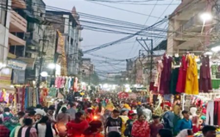 धनतेरस में बाजार में टूट पड़े लोग:व्यापारियों में खुशी की लहर, बोले-सोना-चांदी इन्वेस्टमेंट का अच्छा रास्ता, बाजारों के भीतर चारपहिया वाहनों की नो एंट्री