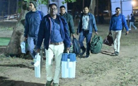 वोटिंग के बाद स्ट्रांग रूम में रखी गई ईवीएम, सुरक्षा के लिए जवानों का कड़ा पहरा