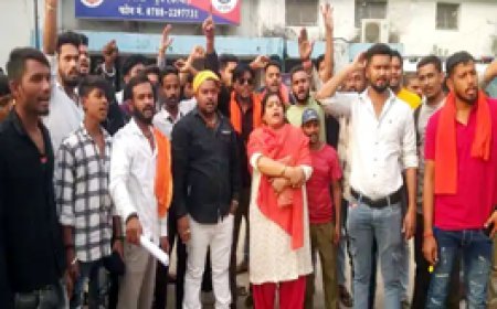 संविधान मेले में 'प्रदूषित रामायण' किताब पर बवाल....बजरंग दल कार्यकर्ताओं ने किया सुपेला थाने का घेराव...