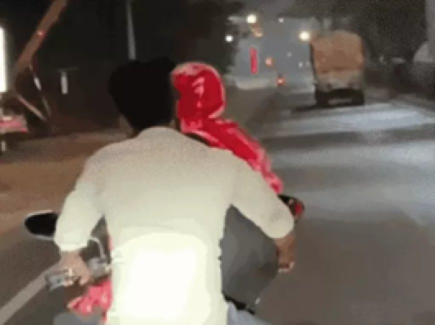 रायपुर में चलती बाइक पर कपल का इश्क VIDEO:पेट्रोल टंकी के ऊपर बैठकर घूमती रही युवती, रोमांस पर कटा 4 हजार का चालान