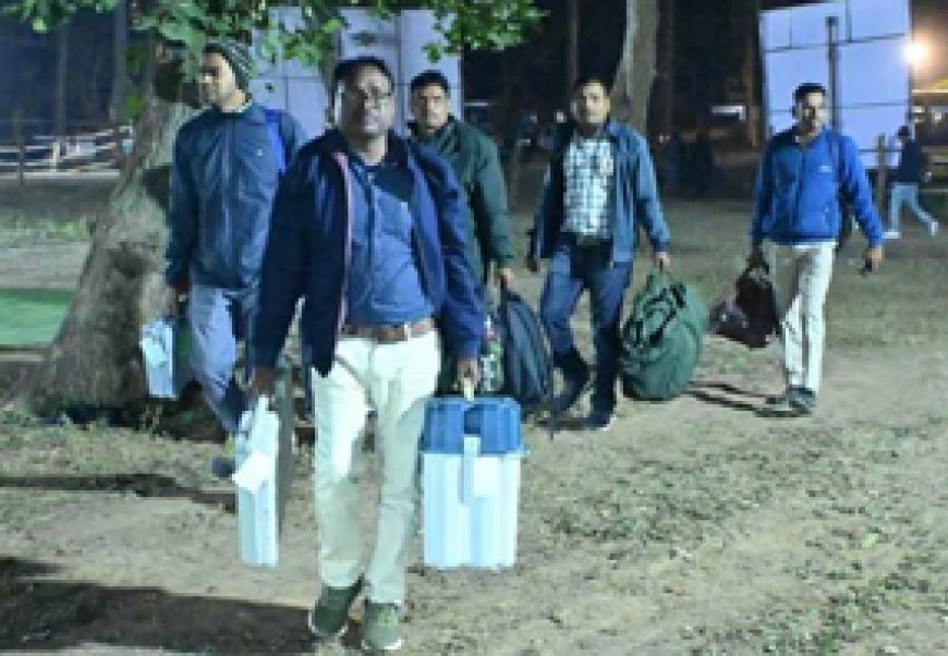 वोटिंग के बाद स्ट्रांग रूम में रखी गई ईवीएम, सुरक्षा के लिए जवानों का कड़ा पहरा