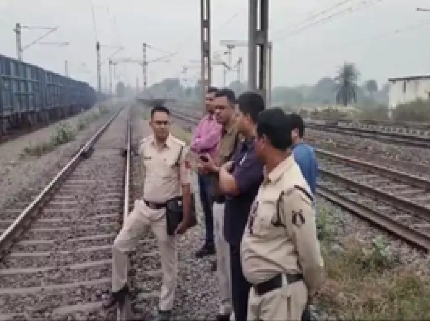 दुर्ग में मालगाड़ी के इंजन पर चढ़ा युवक, मौत:हाईटेंशन लाइन की चपेट में आया...