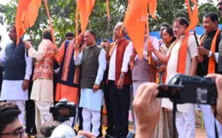 अयोध्या राम मंदिर में छत्तीसगढ़ के चावल का लगेगा भोग:रायपुर से 11 ट्रकों को CM ने भगवा ध्वज दिखाकर किया रवाना