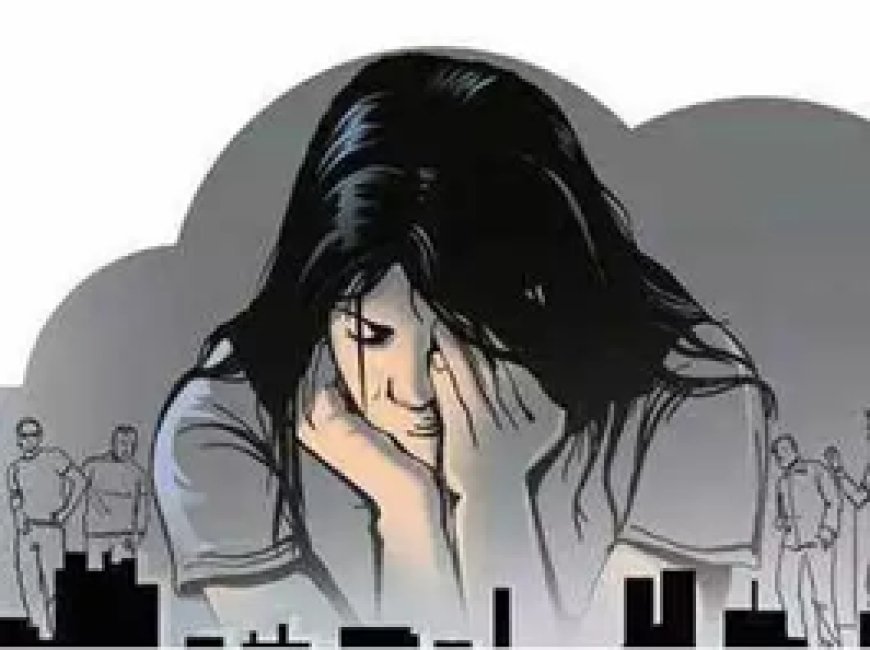 किशोरी से छेड़छाड़, पूर्व पार्षद पर एफआईआर