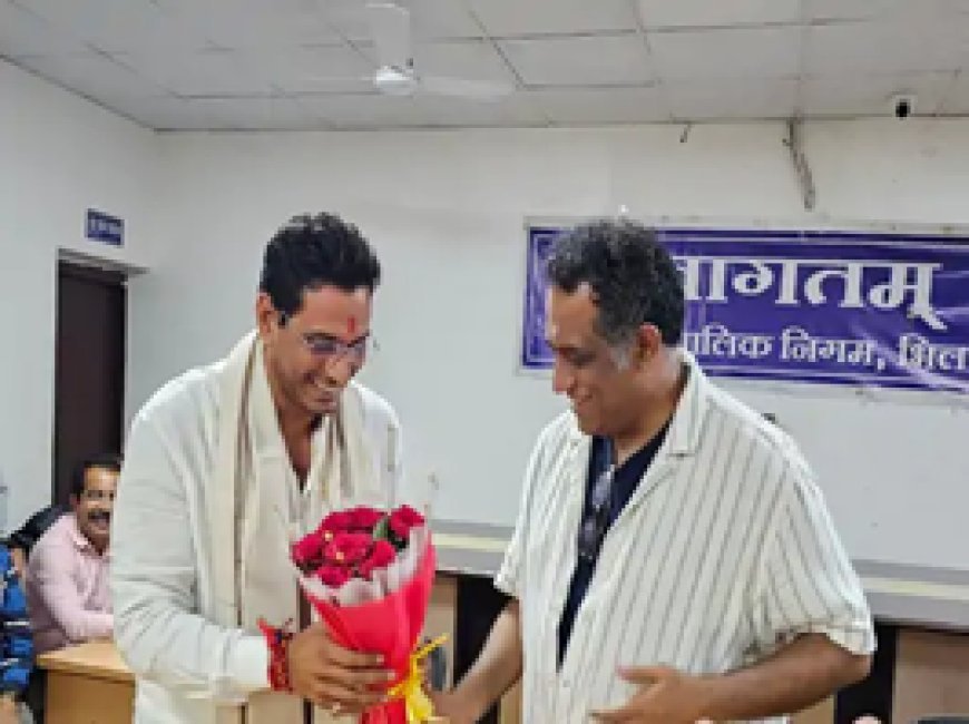 विधायक देवेंद्र हीरो, भिलाई मेयर लाला के रोल में फिट:फिल्म निर्देशक अनुराग बासु ने मजाकिया अंदाज में कही बात; बोले- भिलाई से गहरा लगाव