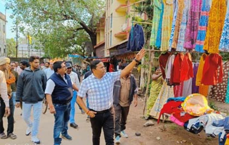 एक्शन मोड़ पर निगम चौथे दिन भी अवैध कब्जों पर चला बुलडोजर