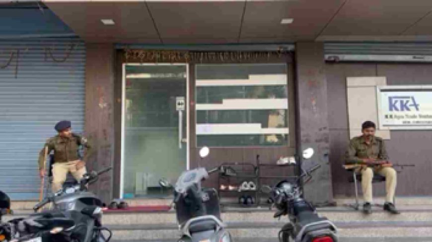छत्तीसगढ़ में IT का छापा : कारोबारियों के 50 ठिकानों पर दी दबिश, रायपुर के अनाज कारोबारी के यहां से 2 करोड़ रुपए जब्त