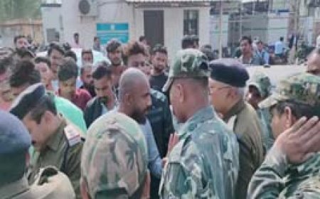 शंकराचार्य हॉस्पिटल की मनमानी के खिलाफ भाजयुमो का प्रदर्शन...प्रबंधन ने परिजनों से कहा- शव ले जाना है, तो हॉस्पिटल के एंबुलेंस में ही जाएगा