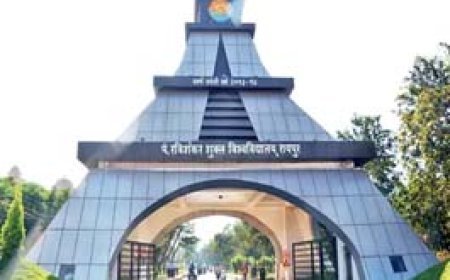 ऑफलाइन परीक्षा से घटने लगे छात्र, यूजी-पीजी में पिछली बार थे 1.60 लाख परीक्षार्थी, इस बार 25 हजार फार्म कम