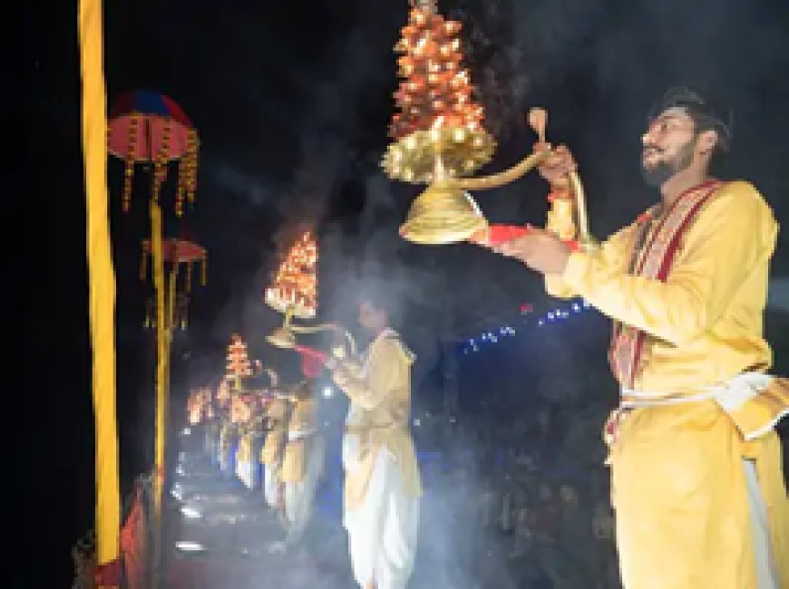 शिवनाथ महोत्सव में सुबह रात तक पहुंचे लाखों लोग:51 हजार दीयों के बीच बनारस की तर्ज पर हुई महा आरती और भव्य आतिशबाजी
