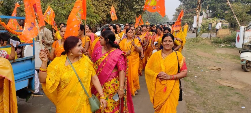 घर घर जाकर दिया जा रहा भगवान श्री राम का आमंत्रण