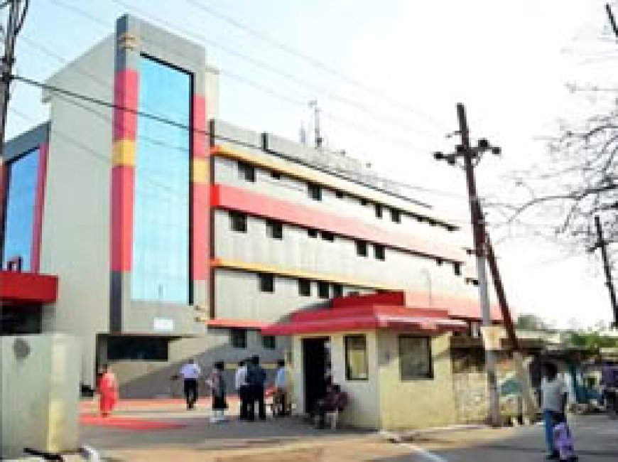 निजी अस्पताल में डाक्टरों के बीच हुई मारपीट.... डॉक्टर अपने निजी हॉस्पिटल में बुलाता था, मना करने पर बढ़ा विवाद