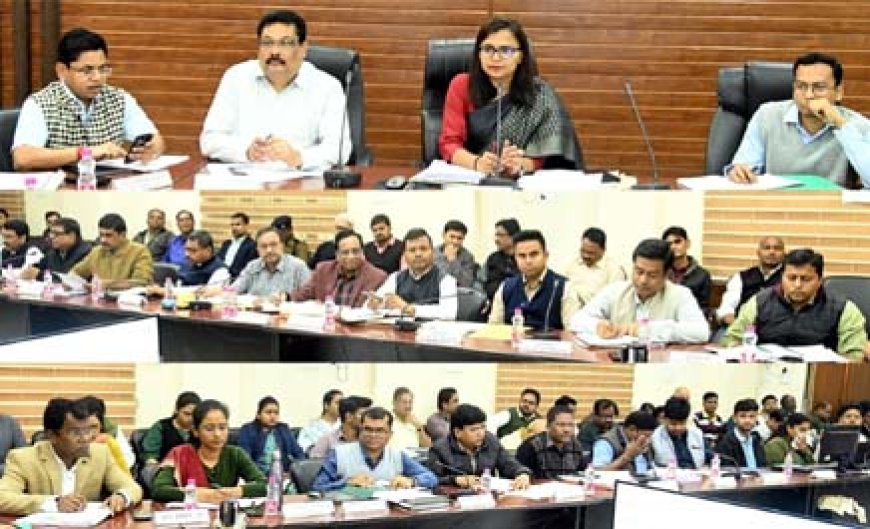 गणतंत्र दिवस की हो समुचित तैयारी, रकबा समर्पण पर विशेष ध्यान देवें अधिकारी