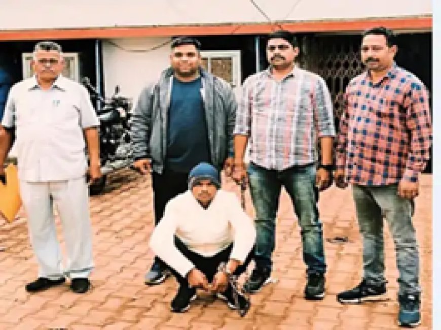 डिलीवरी बॉय बनकर दुर्ग पुलिस ने ठग को पकड़ा:पार्सल देने के बहाने झारखंड तक पहुंचे; परिवार के लोगों ने किया टीम पर हमला