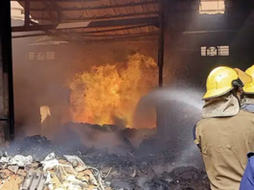 भिलाई की स्टील कंपनी शिवम हाईटेक स्टील प्राइवेट लिमिटेड में लगी भीषण आग:टाइटेनियम धातु के स्क्रैप में भड़की आग....