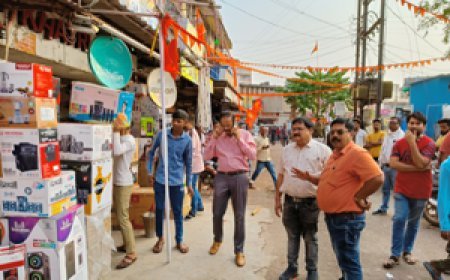 इंदिरा मार्केट: इंदिरा प्रतिमा के पास से अतिक्रमण पर नगर निगम ने की कार्रवाई