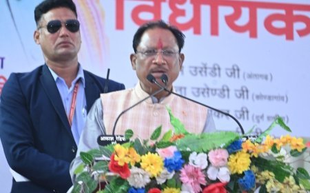 मुख्यमंत्री ने गोड़वाना भवन दुर्ग में अतिरिक्त कक्ष निर्माण के लिए 50 लाख रूपए और राजेंद्र पार्क चौक में बिरसा मुंडा की प्रतिमा लगाने के लिए 25 लाख रूपए देने की घोषणा की