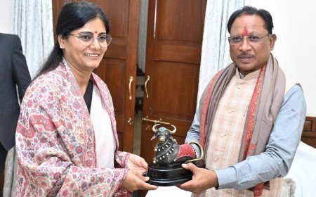 मुख्यमंत्री विष्णु देव साय से केंद्रीय राज्यमंत्री अनुप्रिया पटेल ने की सौजन्य मुलाकात