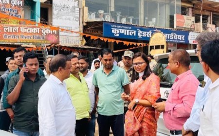 कलेक्टर ऋचा प्रकाश चौधरी पहुंची स्वामी आत्मानंद जनता इंगलिश मेडियम स्कूल भिलाई -3, अधोसंरचना और आकादमिक गतिविधियों का किया अवलोकन