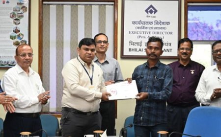 बीएसपी ने रावघाट रेल परियोजना प्रभावित परिवारों के 03 सदस्यों को रोजगार के लिए सौंपा ऑफर लेटर