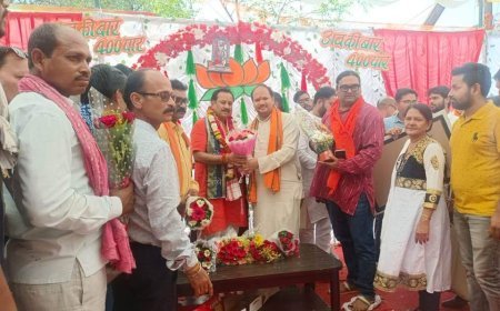 लोकसभा चुनाव के पहले पूर्व पार्षद अपने समर्थकों के साथ भाजपा का दामन थामा