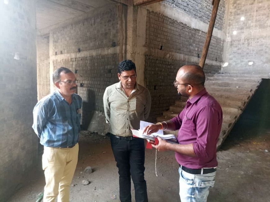 भिलाई-चरौदा निगम आयुक्त दशरथ सिंह राजपूत ने ऑडिटोरियम निर्माण कार्य का किया निरीक्षण