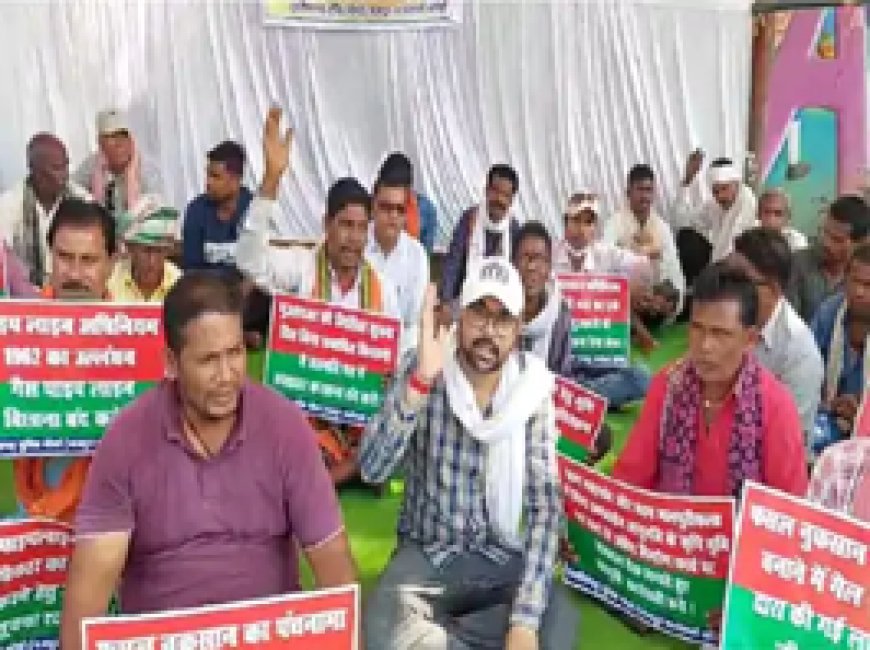 दुर्ग में गैस पाइप लाइन के लिए जबरदस्ती जमीन खोदने का किया विरोध.....21 गांव के किसान धरने पर बैठे....