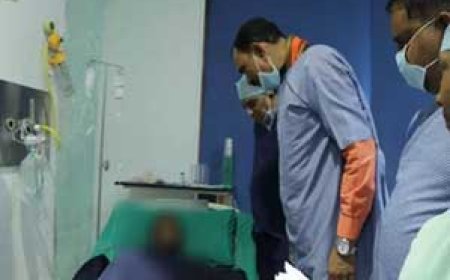 दुष्कर्म पीड़िता का हाल जानने अस्पताल पहुंचे स्वास्थ्य मंत्री….