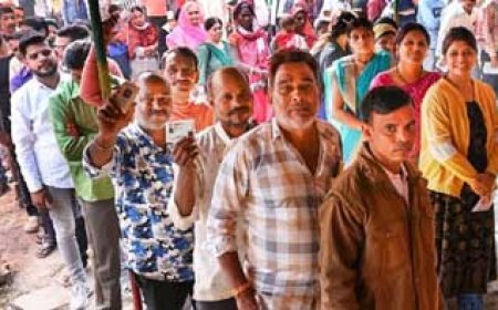 21 राज्यों की 102 सीटों पर वोटिंग...मणिपुर में फायरिंग में 3 घायल, EVM तोड़ी, कूचबिहार में हिंसा; बंगाल में सबसे ज्यादा 34% मतदान