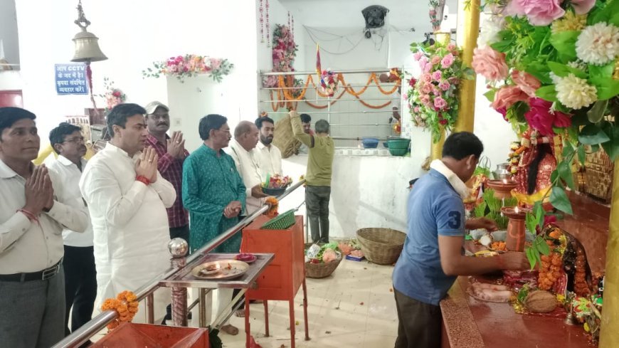 नवरात्र में देवी मंदिरों में दर्शन के लिए उमड़े श्रद्धालू