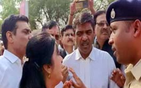 वकील की हुई पिटाई चप्पलों से ....... दुर्ग में अधिवक्ता संघ ने किया चक्काजाम........