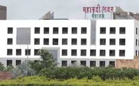 बिना जानकारी दिए गैर हाजिर कर्मचारी होंगे बर्खास्त.......