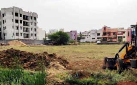 कोहका में अवैध प्लाटिंग के विरुद्ध बड़ी कार्यवाही.....दो एकड़ जमीन पर निर्माण किया ध्वस्त