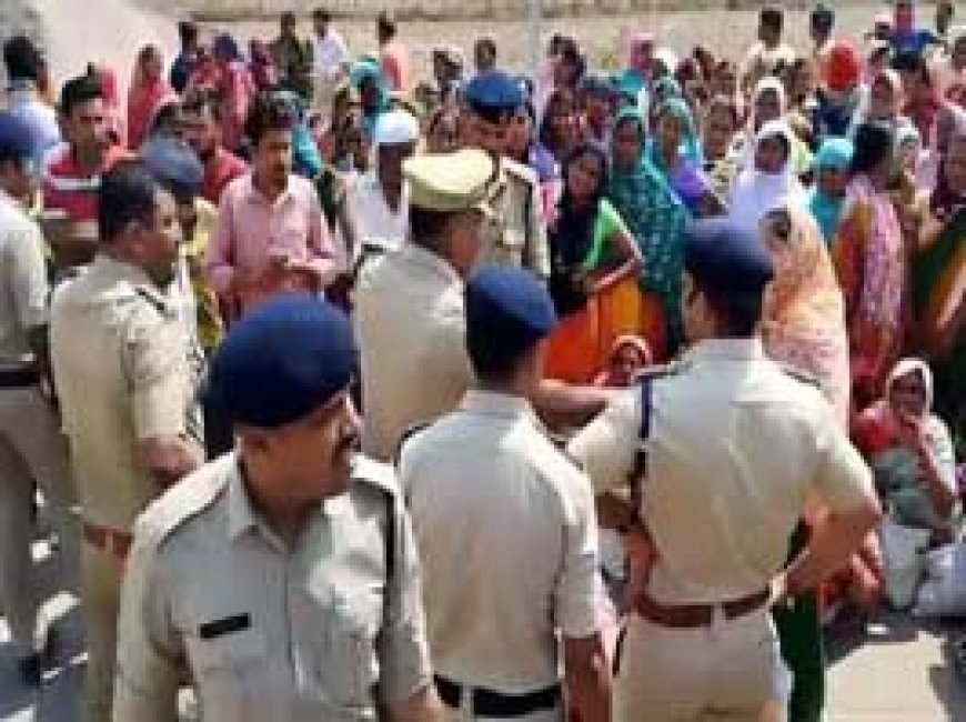 मजदूर की मौत पर भड़का गुस्सा...दुर्ग में परिजन ने किया चक्काजाम; 60 लाख मुआवजे की मांग....