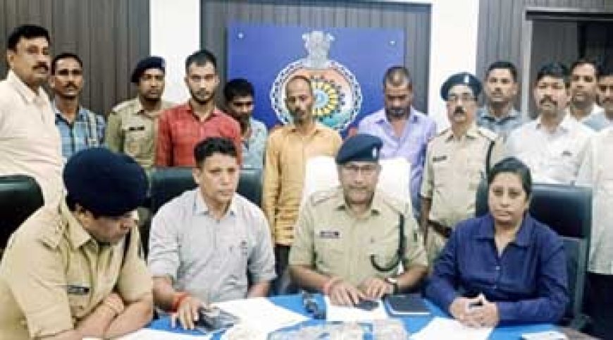 मिक्सी बेचने की आड़ में रेकी और फिर कर दी ज्वेलरी दुकान में सेंधमारी… पुलिस के हाथ आया शातिर गिरोह...