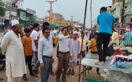  सुपेला अंडर ब्रिज से गदा चौक तक सड़क के ऊपर  अतिक्रमण हटाने का कार्यवाही लगातार जारी