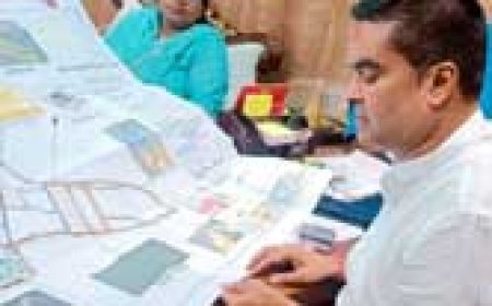 वैशाली नगर विधानसभा में पीएम आवास योजना सहित अनेक विकास कार्यों पर विधायक रिकेश सेन ने ली अधिकारियों की बैठक, दिए आवश्यक निर्देश