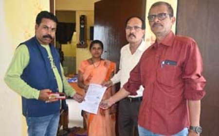 प्रधानमंत्री मोर-मकान मोर-आस योजना के आबंटित हितग्राहियो को मकान की चाबी  सौंप कर कब्जा प्रदान किया  गया